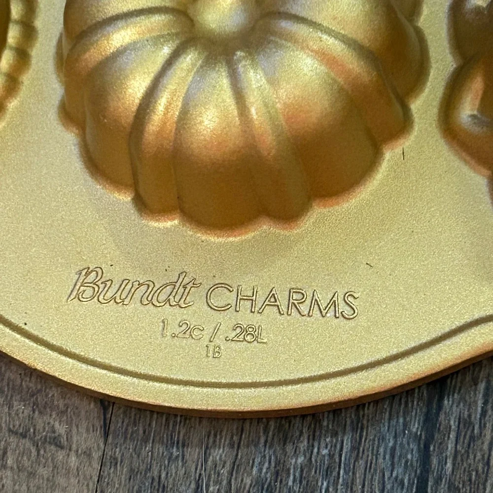 Nordic Ware Bundt Charms 12 Cavity Mini Cake Pan Gold Cast Aluminum Made in USA